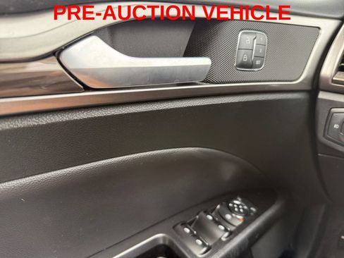 Used 2017 Ford Fusion SE w/ Fusion SE Technology Package FWD image 28