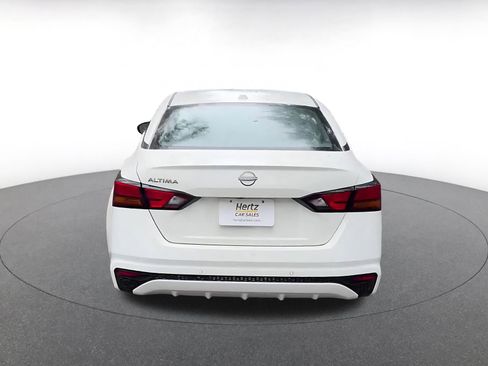 Used 2025 Nissan Altima 2.5 SV FWD image 12