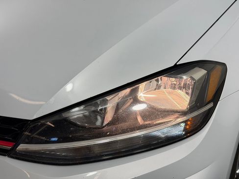 Used 2018 Volkswagen GTI S FWD image 11
