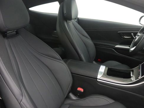 Certified 2025 Mercedes-Benz CLE 300 4MATIC Coupe image 31