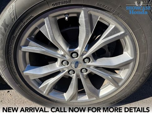 Used 2020 Ford Explorer XLT w/ Equipment Group 202A image 7