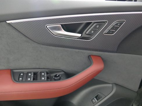 New 2026 Audi SQ8 Premium Plus image 11