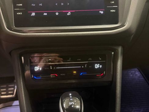 Certified 2023 Volkswagen Tiguan SE R-Line AWD/4WD image 35