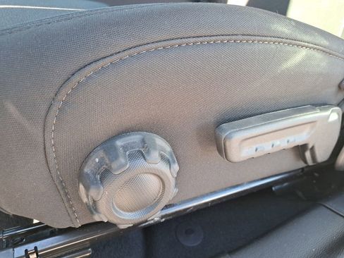 Used 2023 Jeep Wrangler Unlimited Sport image 13