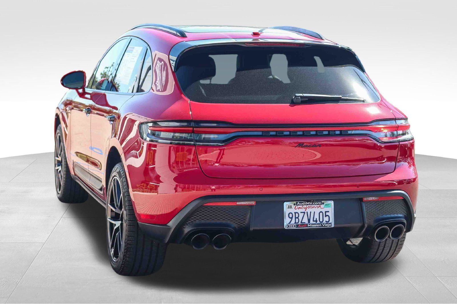 Used 2022 Porsche Macan AWD/4WD image 4