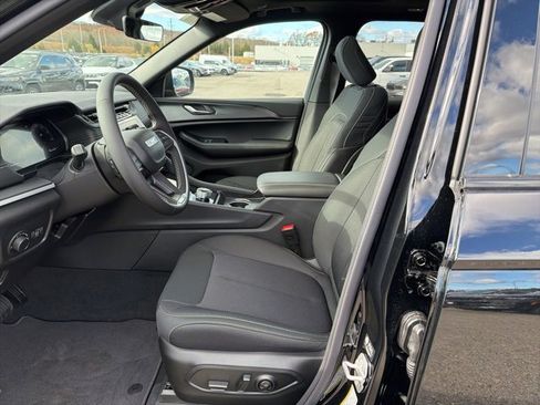 New 2025 Jeep Grand Cherokee Laredo X image 9