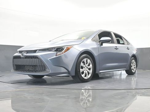 Used 2022 Toyota Corolla LE image 52
