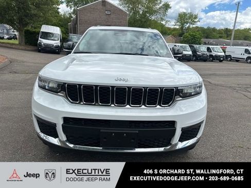 Used 2023 Jeep Grand Cherokee L Limited AWD/4WD image 2