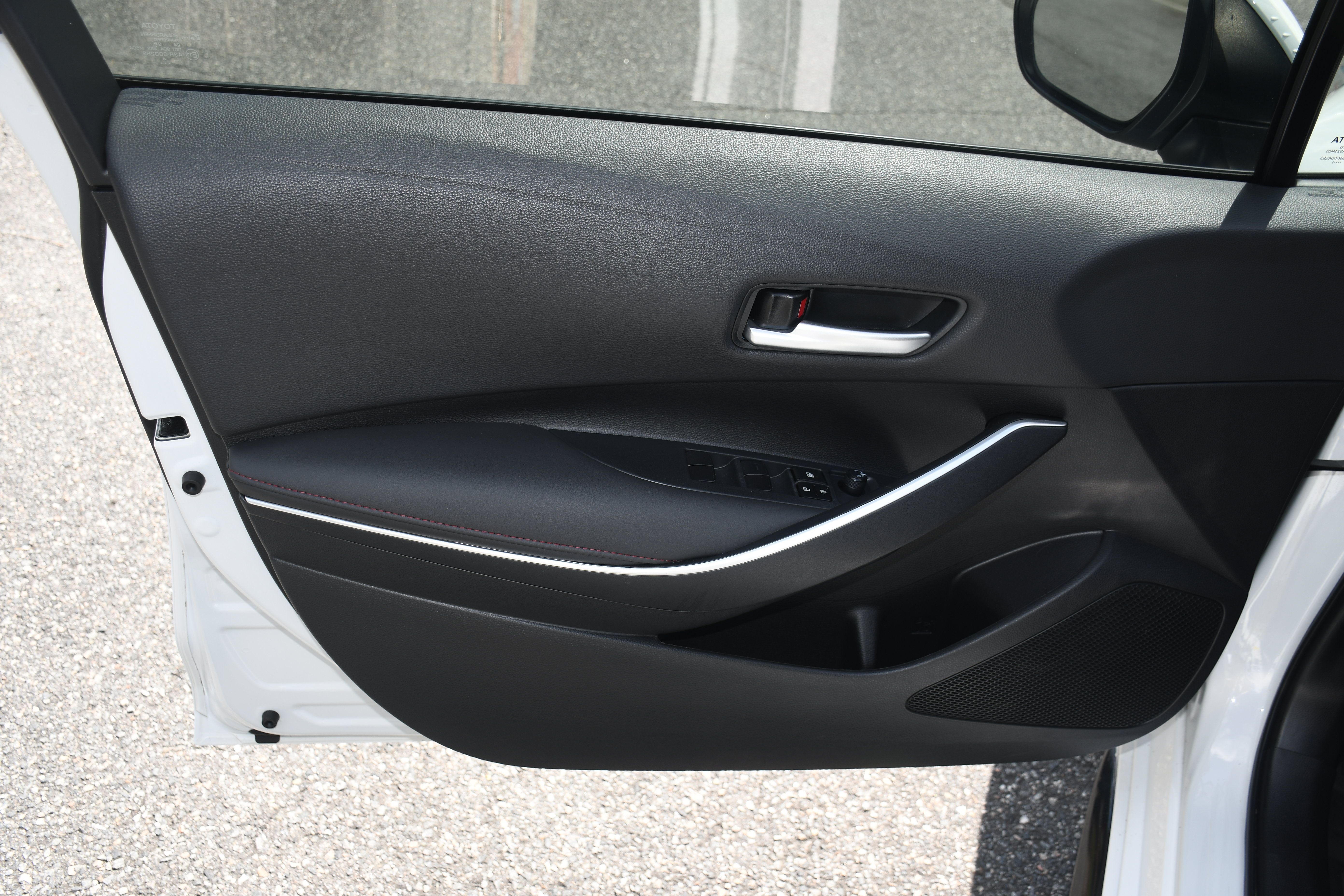Used 2023 Toyota Corolla SE FWD image 9