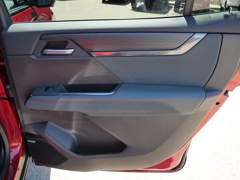 New 2026 GMC Acadia AT4 w/ Luxury Package AWD/4WD image 26