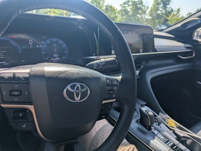 Used 2023 Toyota Crown AWD/4WD image 35