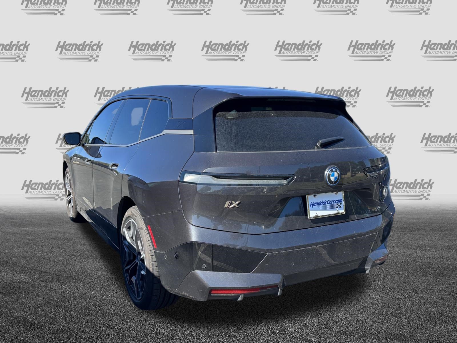 Used 2024 BMW iX xDrive50 w/ Premium Package AWD/4WD image 8
