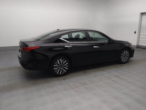 Used 2025 Nissan Altima 2.5 SV FWD image 10