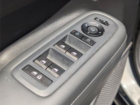 Used 2025 Hyundai Santa Fe Limited FWD image 15