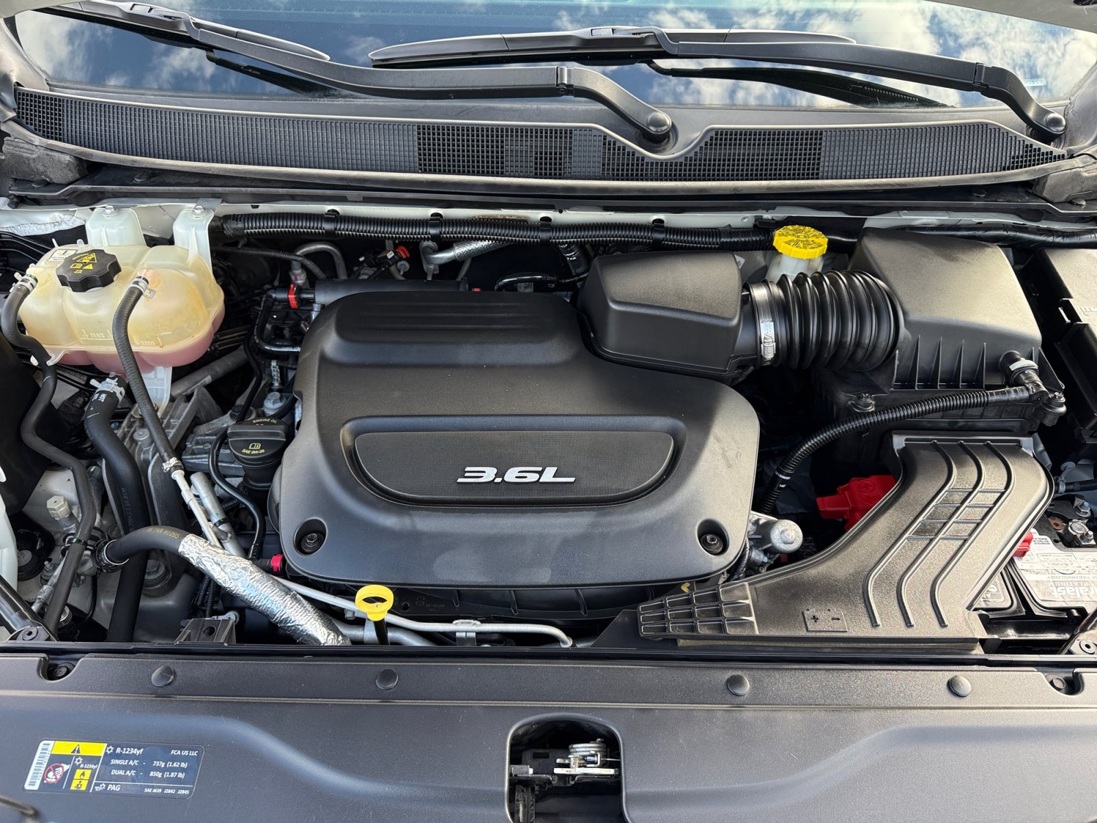 Used 2017 Chrysler Pacifica Limited FWD image 21