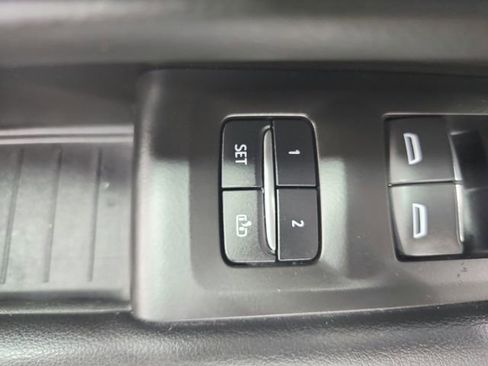 Used 2023 Chevrolet Suburban Premier RWD image 21