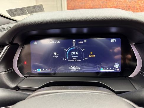 Used 2023 Jeep Grand Cherokee Altitude image 15