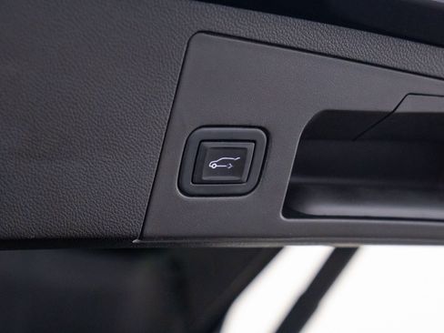 Certified 2022 Cadillac XT4 Sport image 35