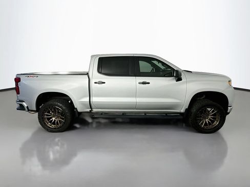 Used 2022 Chevrolet Silverado 1500 Custom w/ Safety Confidence Package AWD/4WD image 8