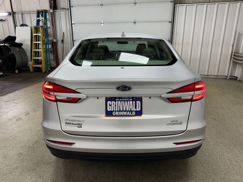 Certified 2019 Ford Fusion SE image 28