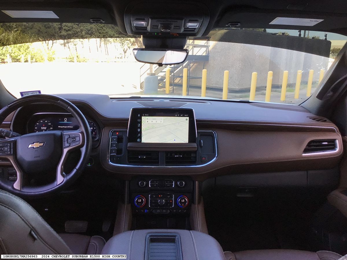 Used 2024 Chevrolet Suburban High Country w/ Advanced Technology Package AWD/4WD image 13
