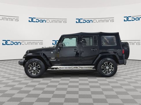 Used 2016 Jeep Wrangler Unlimited Sahara w/ Connectivity Group AWD/4WD image 5