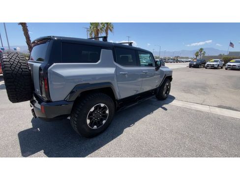 Used 2024 GMC Hummer EV 2X w/ Extreme Off-Road Package AWD/4WD image 8