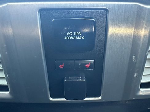 Used 2015 Ford F150 Platinum w/ Equipment Group 701A Luxury AWD/4WD image 38