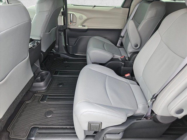 Used 2022 Toyota Sienna Limited FWD image 20