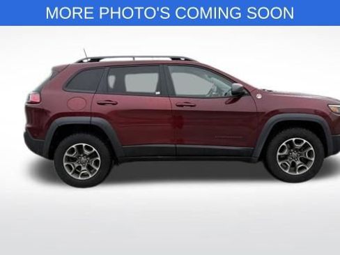 Used 2020 Jeep Cherokee Trailhawk image 3