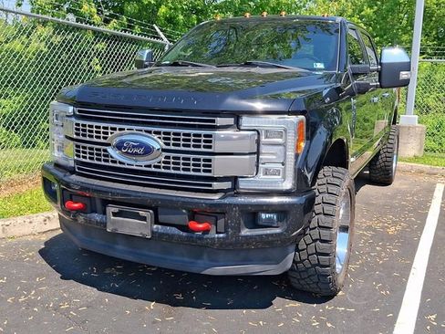 Used 2017 Ford F250 Platinum w/ Platinum Ultimate Package AWD/4WD image 4