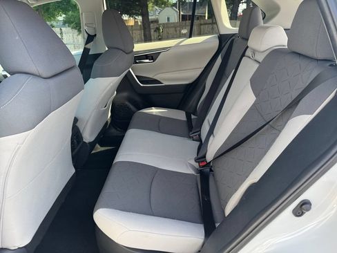 Used 2020 Toyota RAV4 XLE w/ Convenience Package AWD/4WD image 18