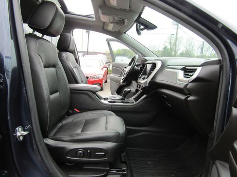 Used 2018 GMC Acadia SLT image 11