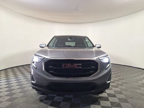 Used 2018 GMC Terrain SLE FWD image 2