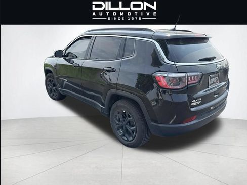 Used 2024 Jeep Compass Latitude AWD/4WD image 3