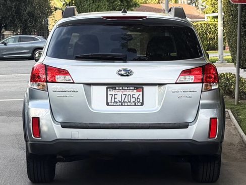 Used 2014 Subaru Outback 2.5i Premium image 6
