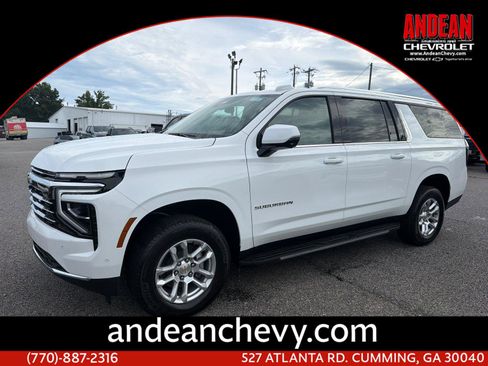 New 2026 Chevrolet Suburban LT w/ Comfort Package RWD image 1