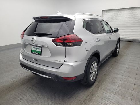 Used 2019 Nissan Rogue SV image 9