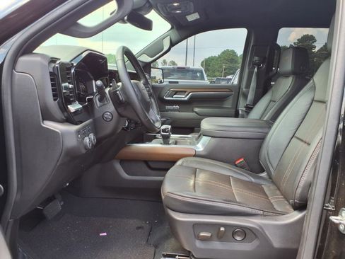 Certified 2024 Chevrolet Silverado 1500 High Country w/ Midnight Edition image 18