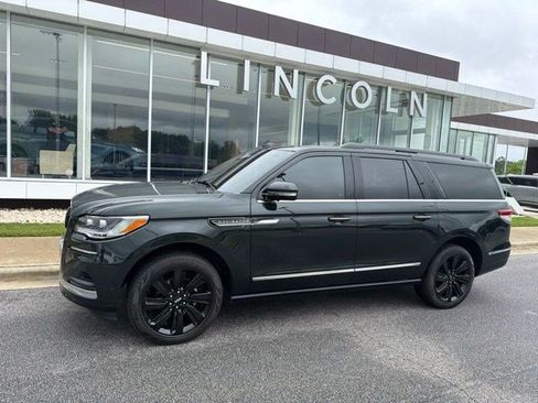 Used 2024 Lincoln Navigator L Black Label AWD/4WD image 2