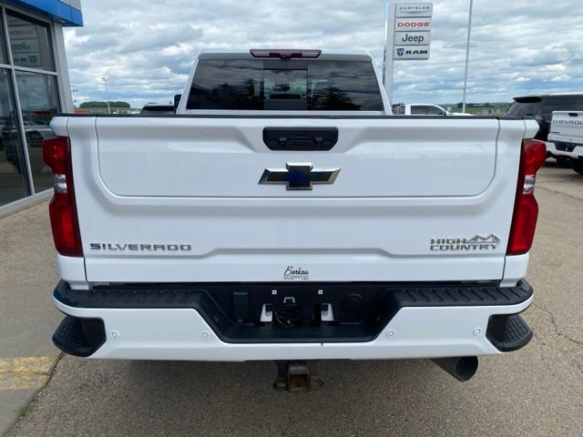 Used 2024 Chevrolet Silverado 2500 High Country w/ High Country Premium Package AWD/4WD image 4
