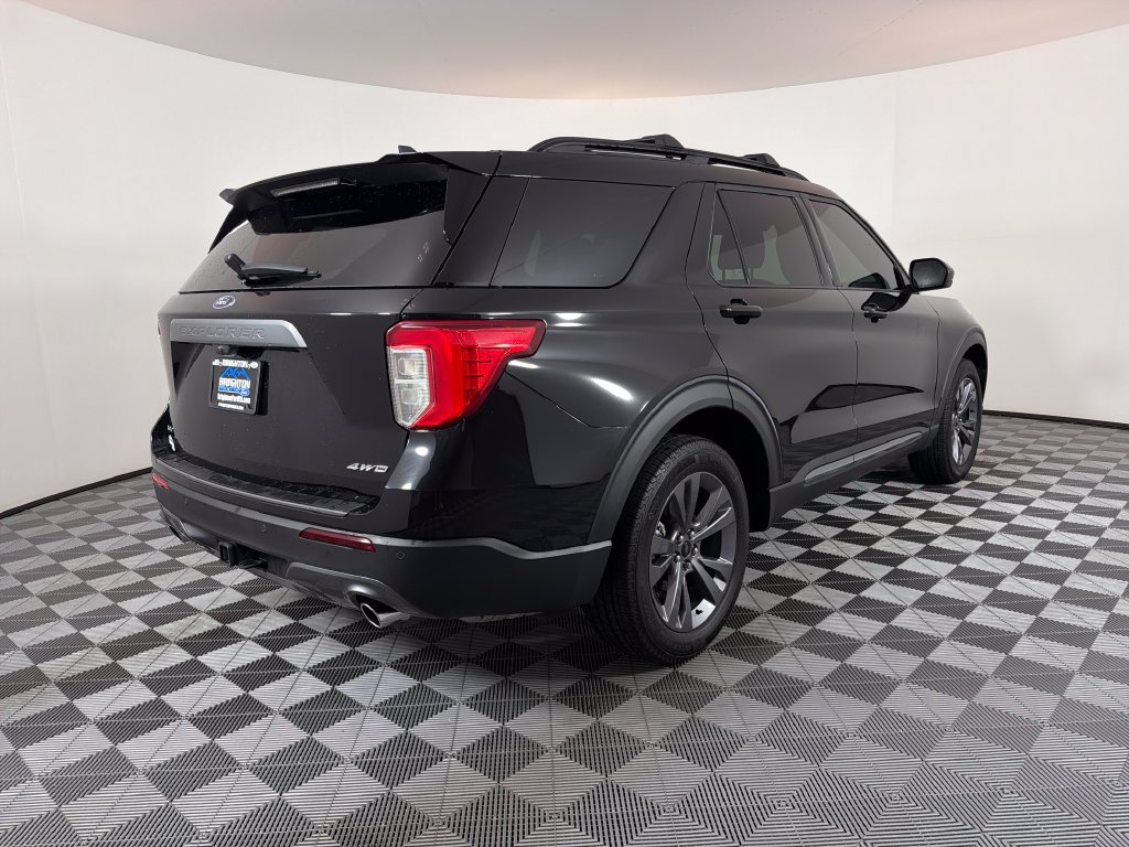 Used 2024 Ford Explorer XLT w/ Equipment Group 202A AWD/4WD image 3