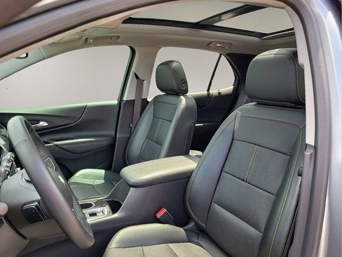 Used 2023 Chevrolet Equinox Premier image 11