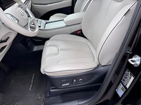 Used 2023 Hyundai Palisade Limited FWD image 7