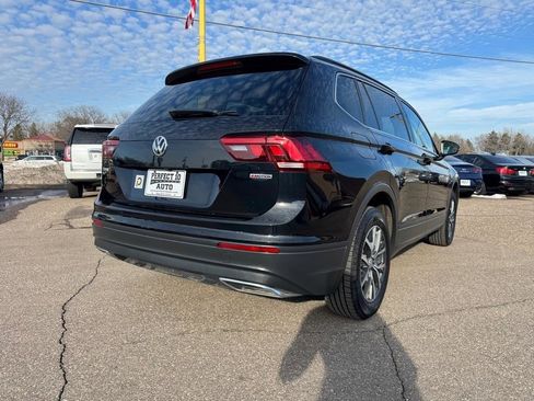 Used 2019 Volkswagen Tiguan SE w/ Panoramic Sunroof Package image 5