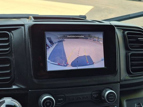 Used 2025 RAM ProMaster 2500 FWD image 17