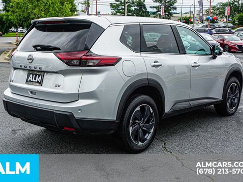 Used 2024 Nissan Rogue SV FWD image 6