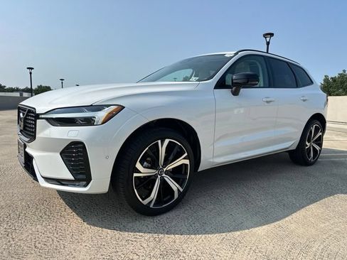 Certified 2025 Volvo XC60 B5 Ultra w/ Protection Package Premier AWD/4WD image 3