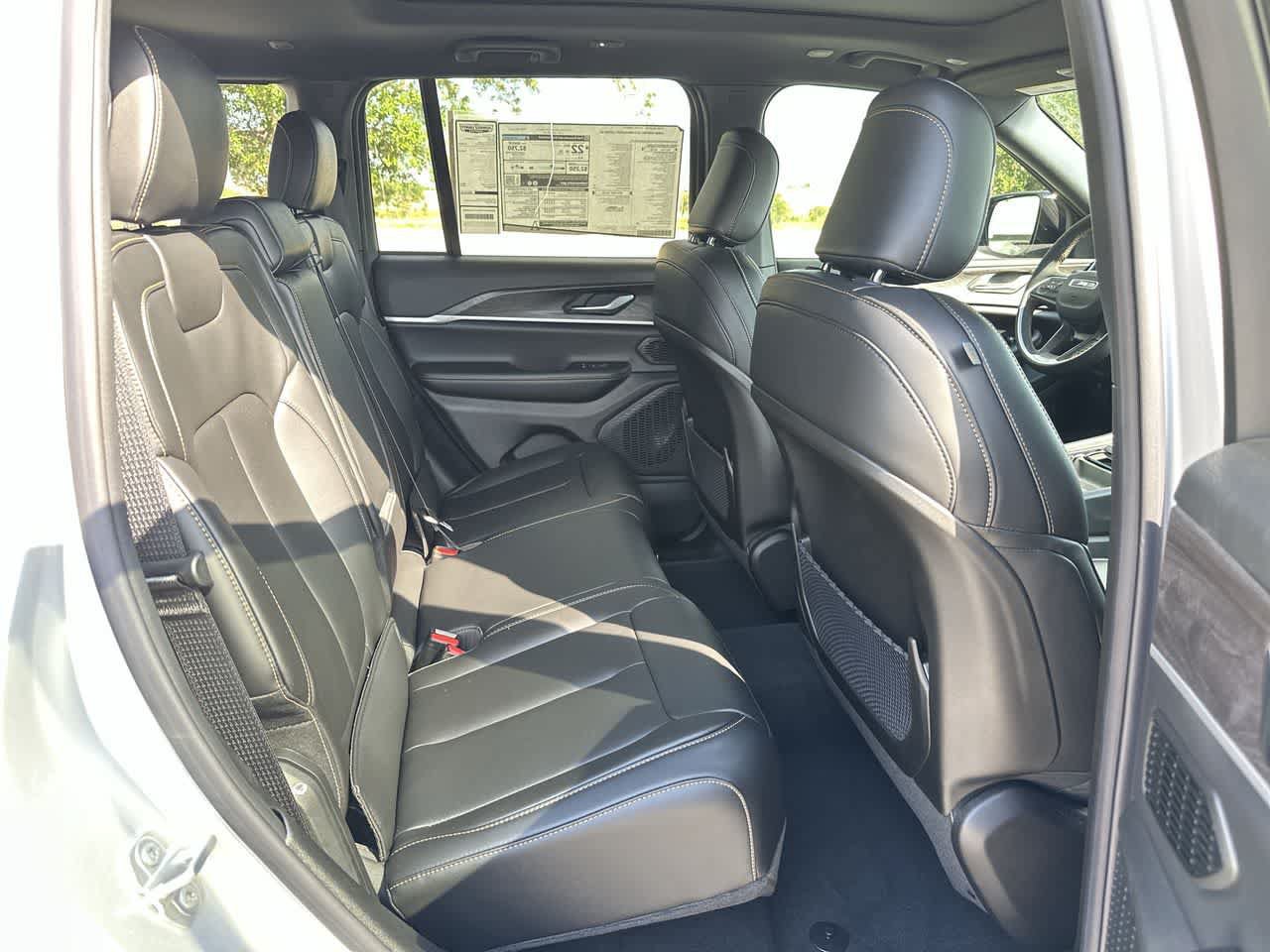 New 2026 Jeep Grand Cherokee Limited AWD/4WD image 27