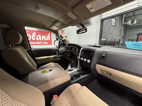 Used 2013 Toyota Tundra 4x4 CrewMax image 10